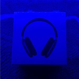 Apple Over-Ear Headphones - Black